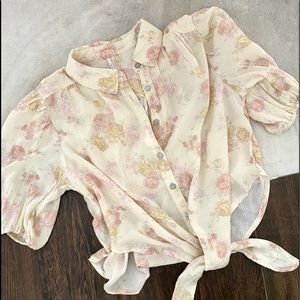 FREE PEOPLE floral flowy semi-crop w/front tie
